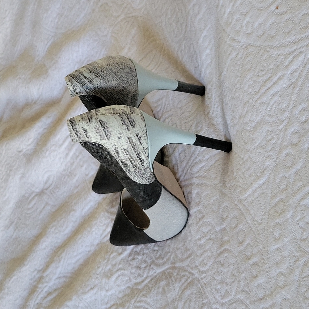 Heels - Picture 3 of 5